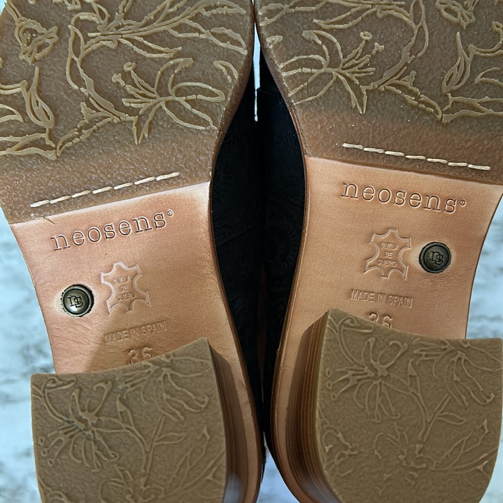 Neosens size EU 36 size 6 Lace patterned stamped tooled leather heeled loafers - Picture 7 of 15